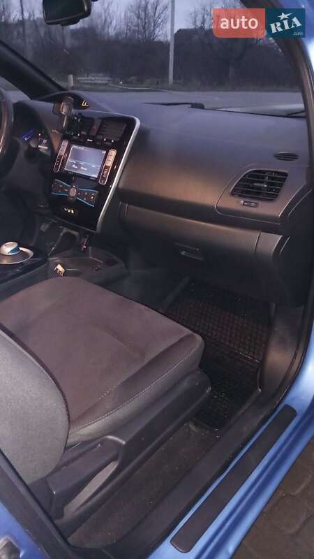 Хэтчбек Nissan Leaf 2013 в Каменец-Подольском фото 2 Хэтчбек Nissan Leaf 2013 в Каменец-Подольском