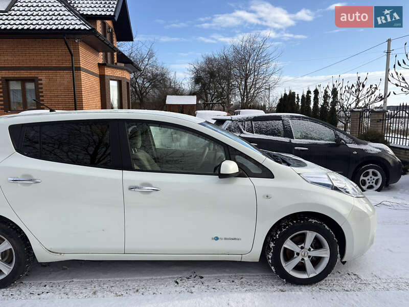 Хэтчбек Nissan Leaf 2012 в Луцке