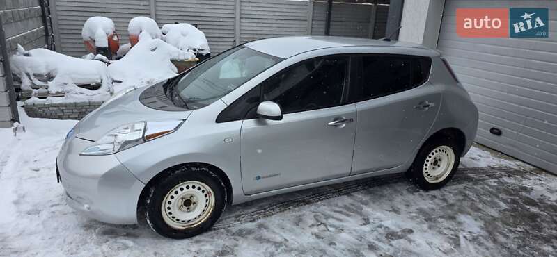 Хетчбек Nissan Leaf 2013 в Києві фото 5 Хетчбек Nissan Leaf 2013 в Києві