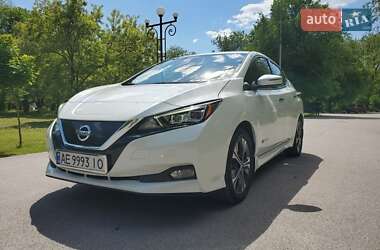 Хэтчбек Nissan Leaf 2019 в Никополе