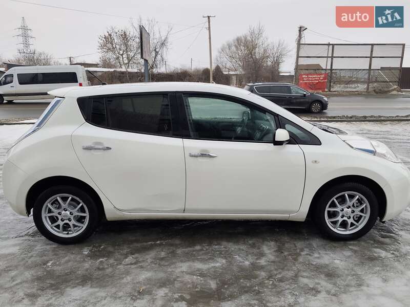 Хэтчбек Nissan Leaf 2014 в Ивано-Франковске