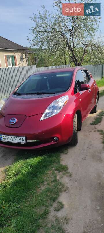 Хетчбек Nissan Leaf 2013 в Ужгороді