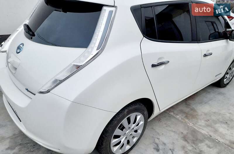 Хэтчбек Nissan Leaf 2015 в Виннице