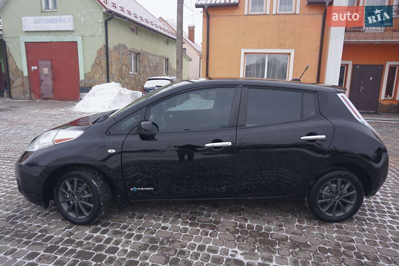 Хэтчбек Nissan Leaf 2013 в Самборе