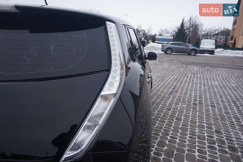 Хэтчбек Nissan Leaf 2013 в Самборе