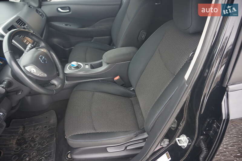 Хэтчбек Nissan Leaf 2013 в Самборе