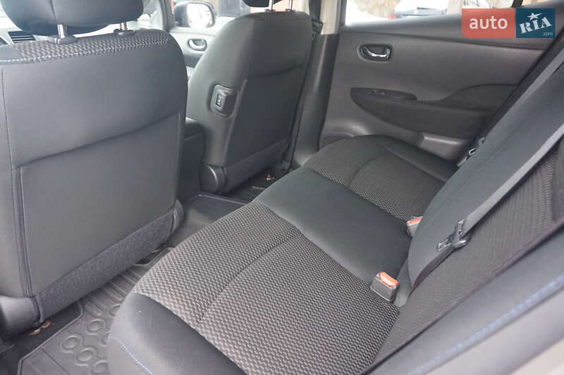 Хэтчбек Nissan Leaf 2013 в Самборе