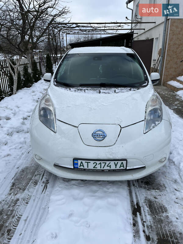 Хэтчбек Nissan Leaf 2014 в Ивано-Франковске