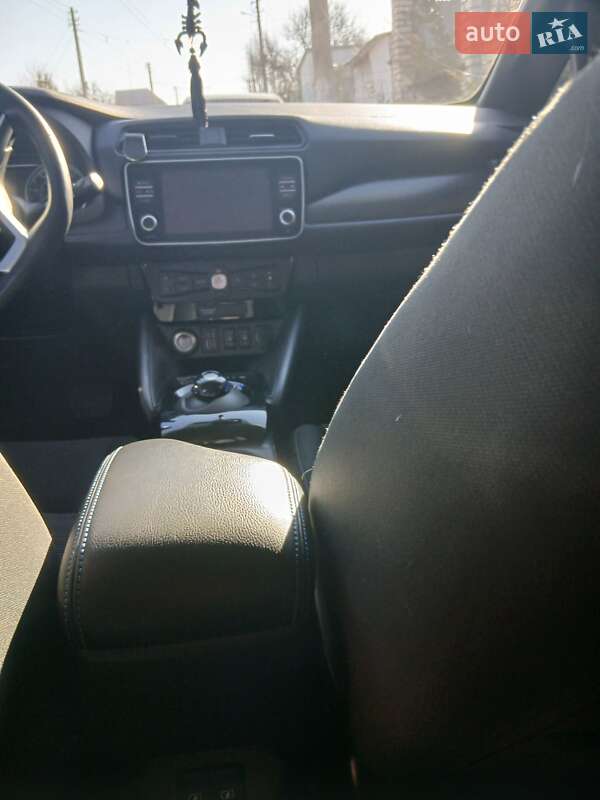 Хетчбек Nissan Leaf 2020 в Миколаєві