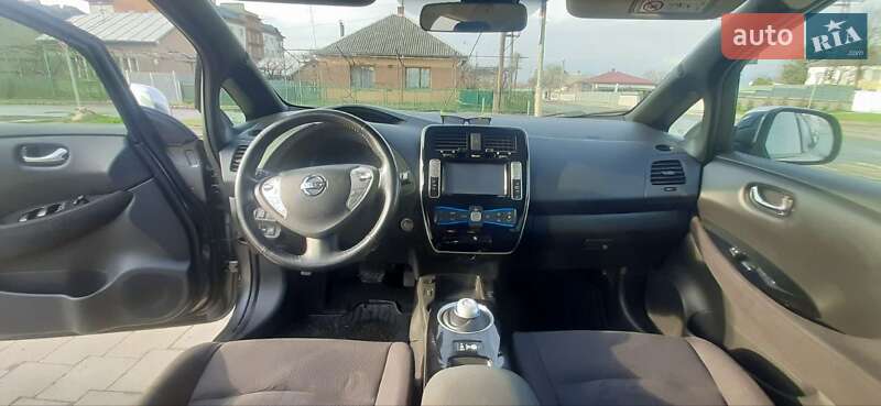 Хэтчбек Nissan Leaf 2015 в Ужгороде