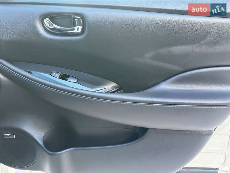 Хетчбек Nissan Leaf 2018 в Одесі