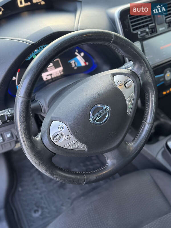 Хэтчбек Nissan Leaf 2014 в Тернополе