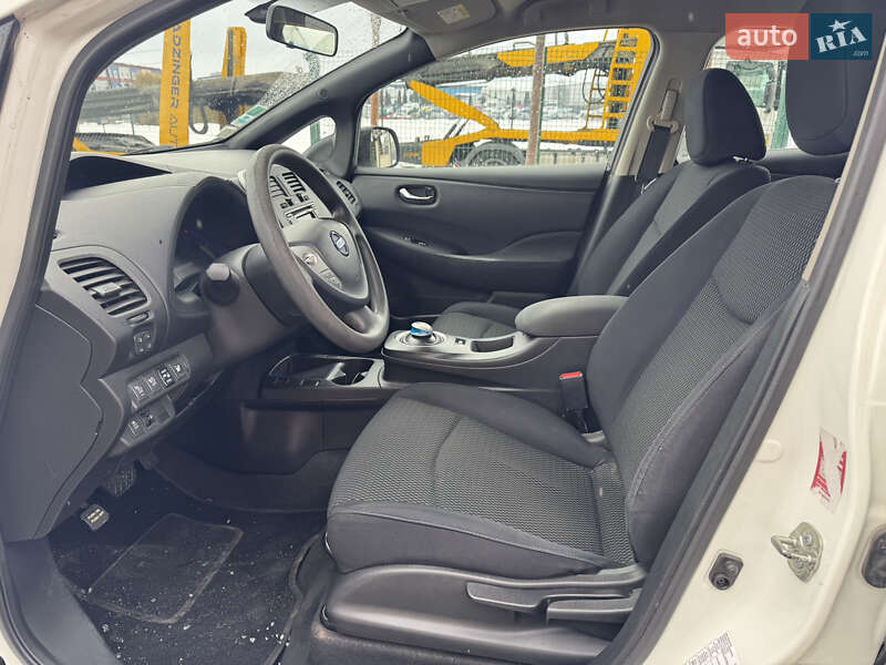 Хетчбек Nissan Leaf 2016 в Львові фото 5 Хетчбек Nissan Leaf 2016 в Львові