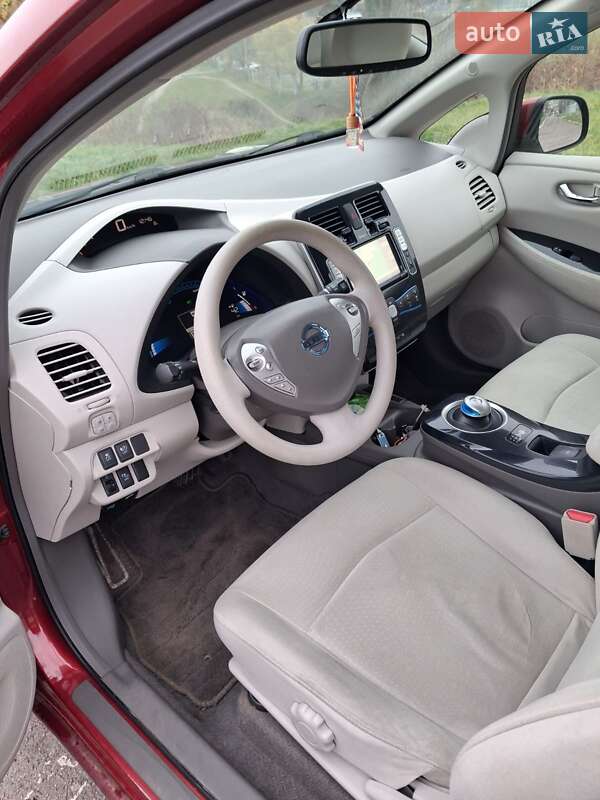 Хетчбек Nissan Leaf 2011 в Рівному