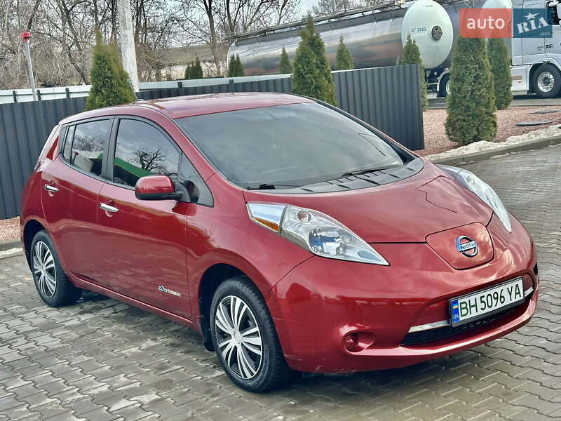Хэтчбек Nissan Leaf 2013 в Одессе