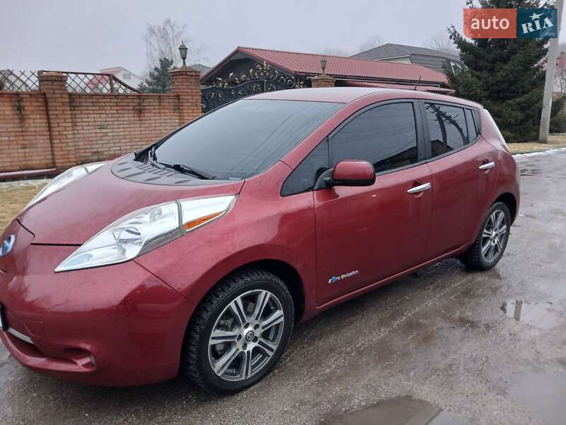 Хетчбек Nissan Leaf 2015 в Кропивницькому фото Хетчбек Nissan Leaf 2015 в Кропивницькому