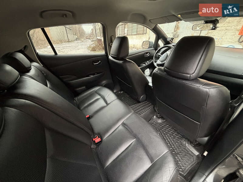 Хэтчбек Nissan Leaf 2013 в Днепре