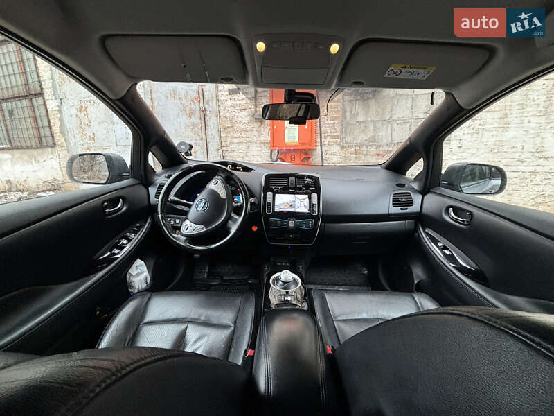 Хэтчбек Nissan Leaf 2013 в Днепре