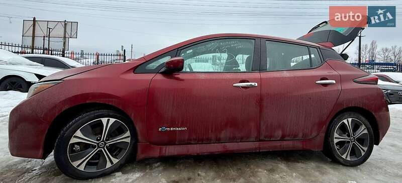 Хэтчбек Nissan Leaf 2018 в Киеве