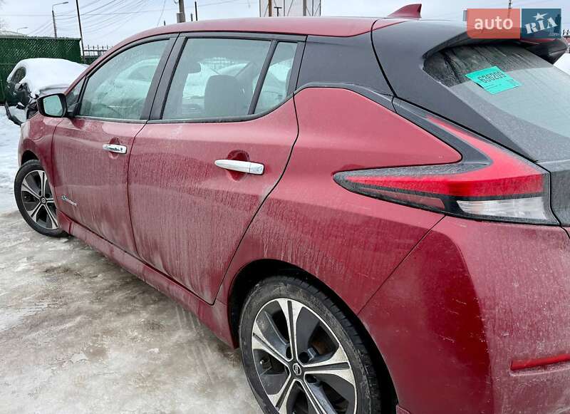 Хэтчбек Nissan Leaf 2018 в Киеве