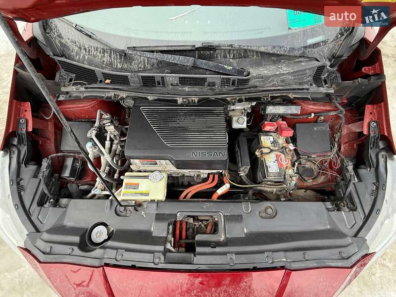 Хэтчбек Nissan Leaf 2018 в Киеве
