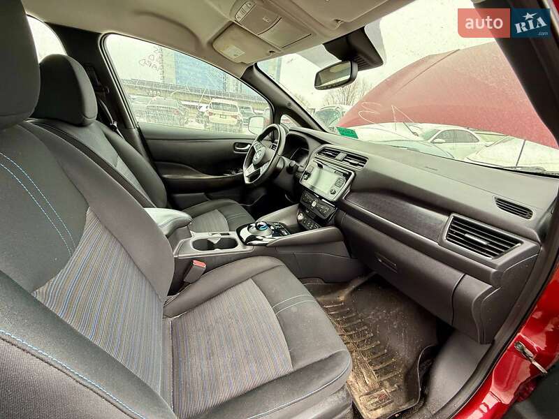 Хэтчбек Nissan Leaf 2018 в Киеве