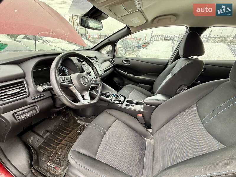 Хэтчбек Nissan Leaf 2018 в Киеве