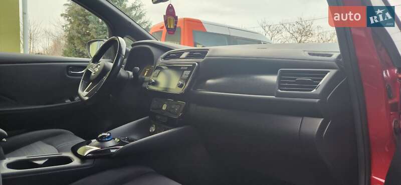 Хэтчбек Nissan Leaf 2018 в Ровно