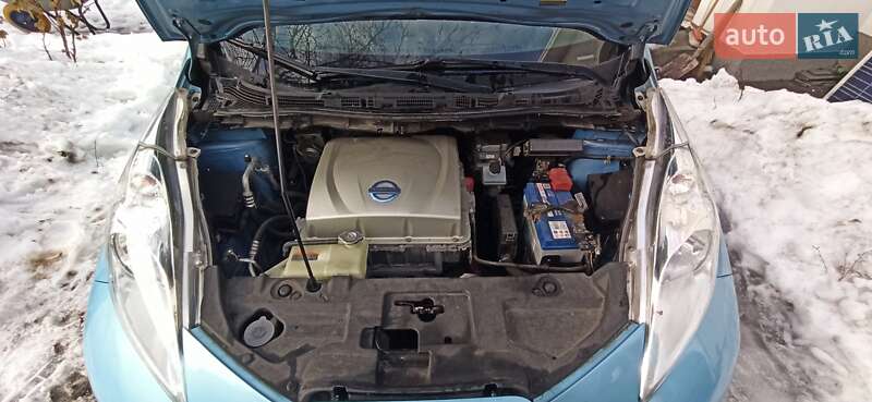 Хетчбек Nissan Leaf 2015 в Києві фото 12 Хетчбек Nissan Leaf 2015 в Києві
