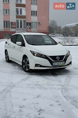 Хетчбек Nissan Leaf 2020 в Долині