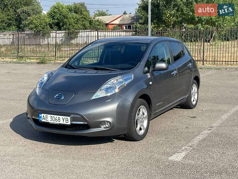 Хэтчбек Nissan Leaf 2013 в Днепре фото Хэтчбек Nissan Leaf 2013 в Днепре