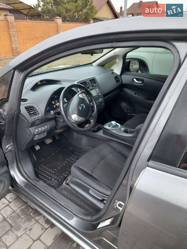 Хетчбек Nissan Leaf 2015 в Новомосковську