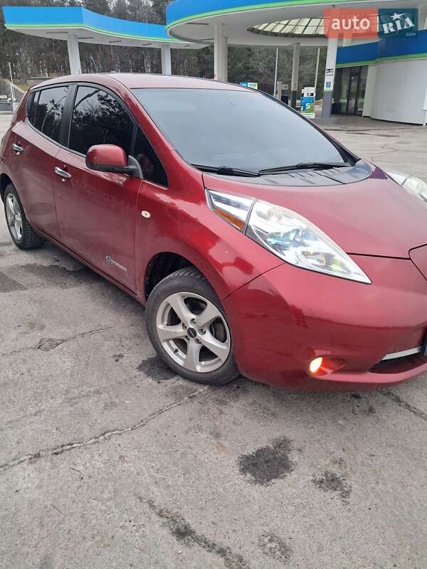 Хэтчбек Nissan Leaf 2011 в Кременчуге