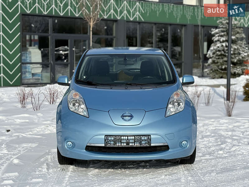 Хэтчбек Nissan Leaf 2014 в Городке