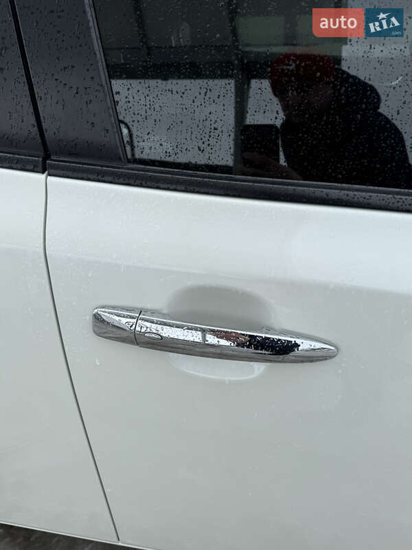 Хэтчбек Nissan Leaf 2015 в Бережанах фото 19 Хэтчбек Nissan Leaf 2015 в Бережанах