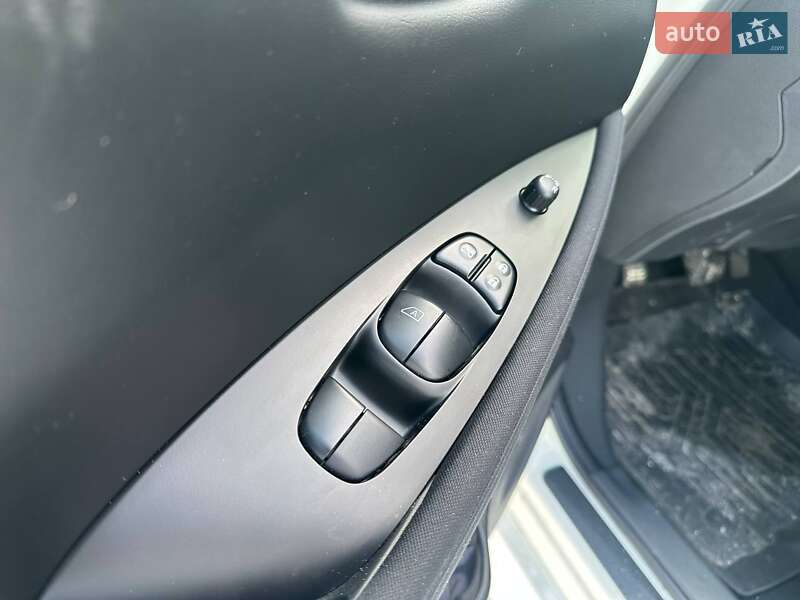 Хэтчбек Nissan Leaf 2021 в Львове фото 12 Хэтчбек Nissan Leaf 2021 в Львове