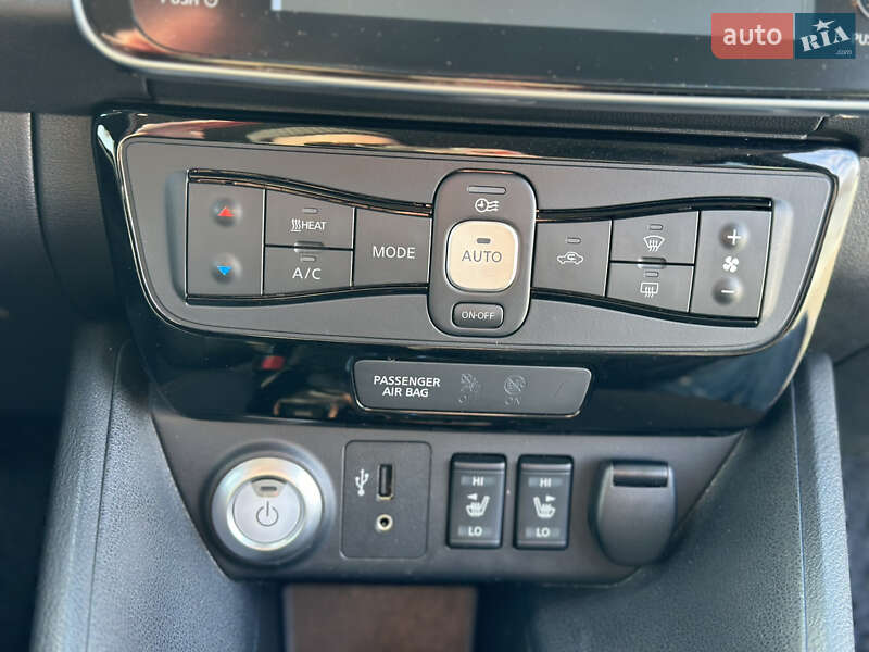 Хэтчбек Nissan Leaf 2018 в Львове