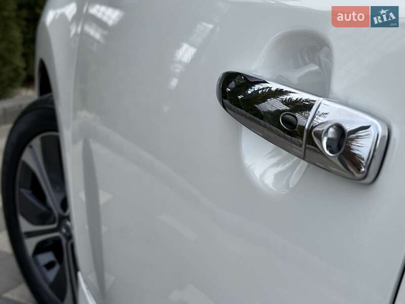 Хэтчбек Nissan Leaf 2020 в Дрогобыче