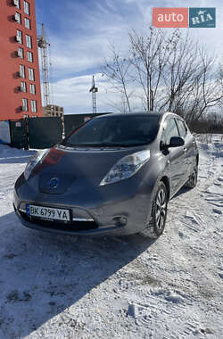 Хэтчбек Nissan Leaf 2014 в Тернополе