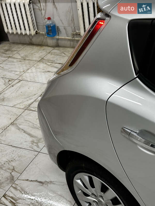 Хэтчбек Nissan Leaf 2014 в Житомире