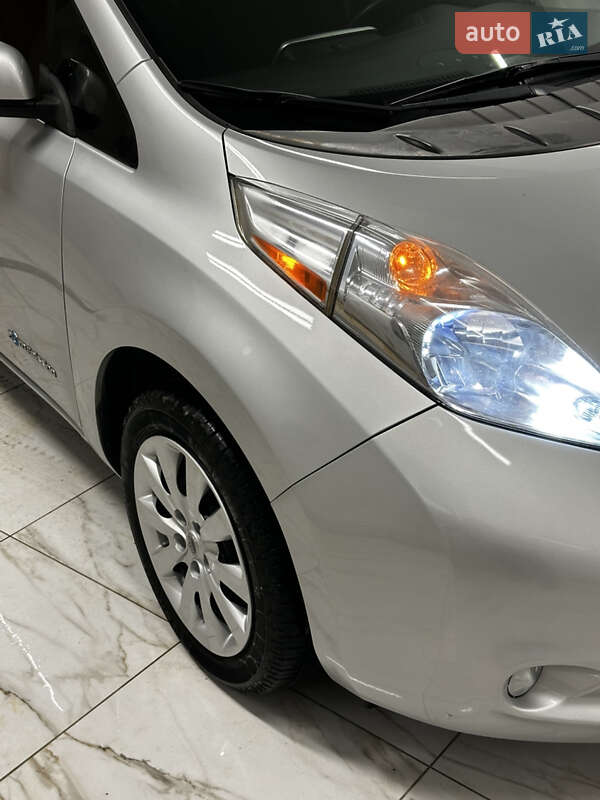 Хэтчбек Nissan Leaf 2014 в Житомире