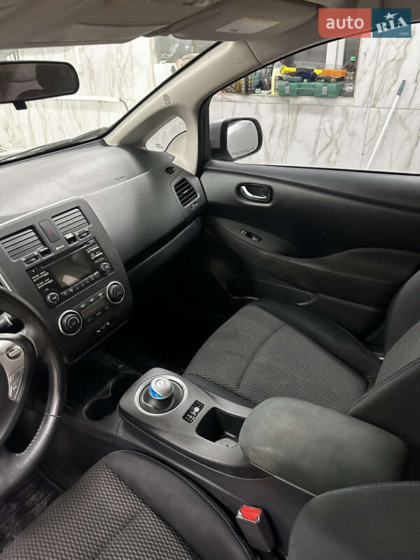 Хэтчбек Nissan Leaf 2014 в Житомире