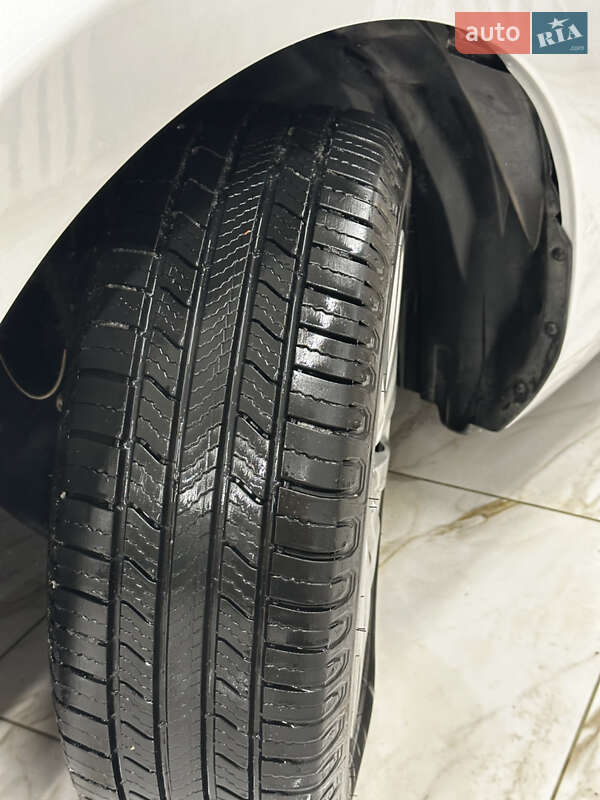 Хэтчбек Nissan Leaf 2014 в Житомире