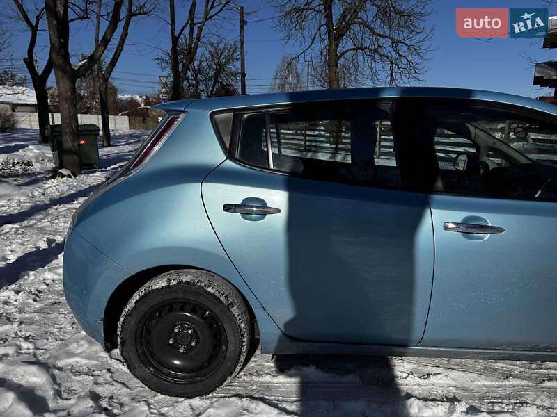 Хетчбек Nissan Leaf 2015 в Києві
