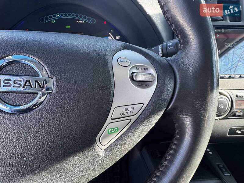 Хетчбек Nissan Leaf 2015 в Києві