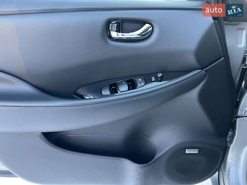 Хетчбек Nissan Leaf 2018 в Києві