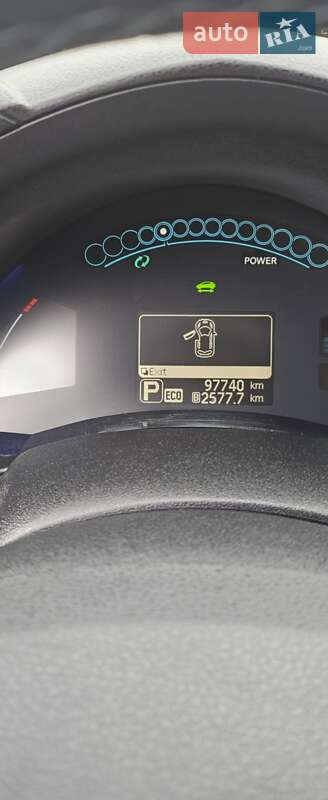 Хетчбек Nissan Leaf 2016 в Чернівцях