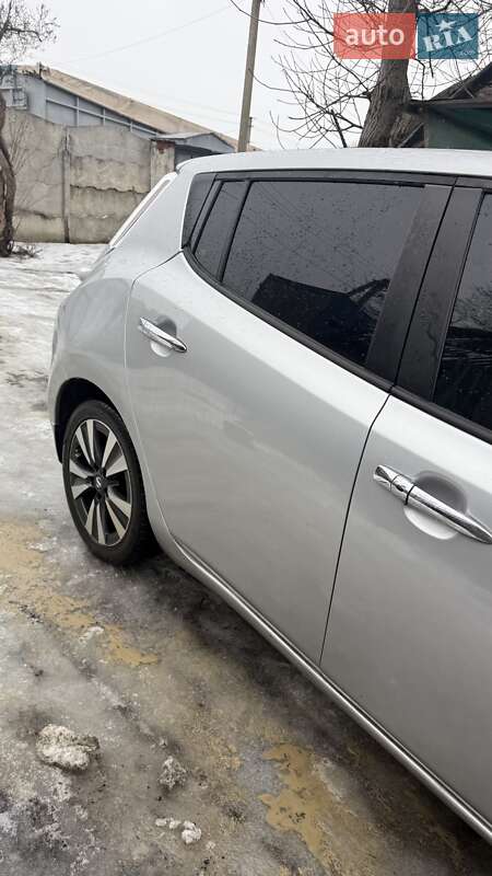 Хэтчбек Nissan Leaf 2018 в Полтаве