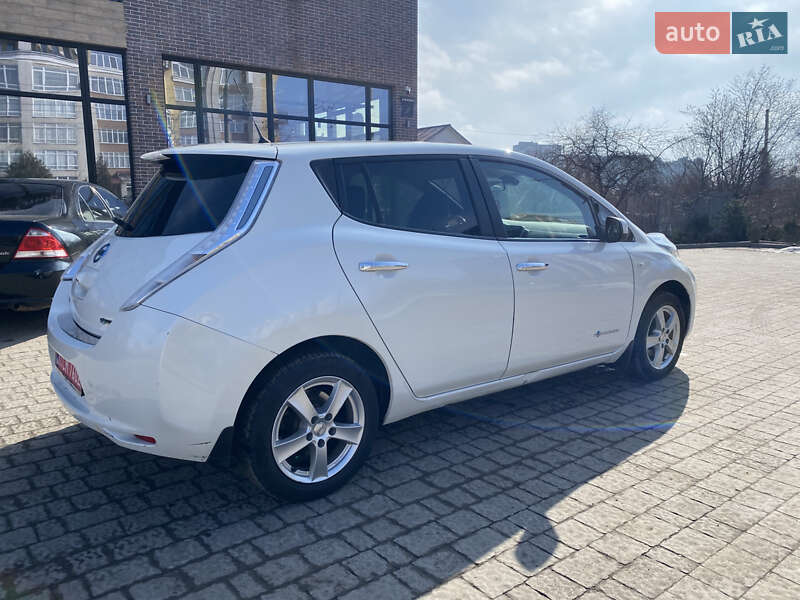 Хэтчбек Nissan Leaf 2016 в Ивано-Франковске