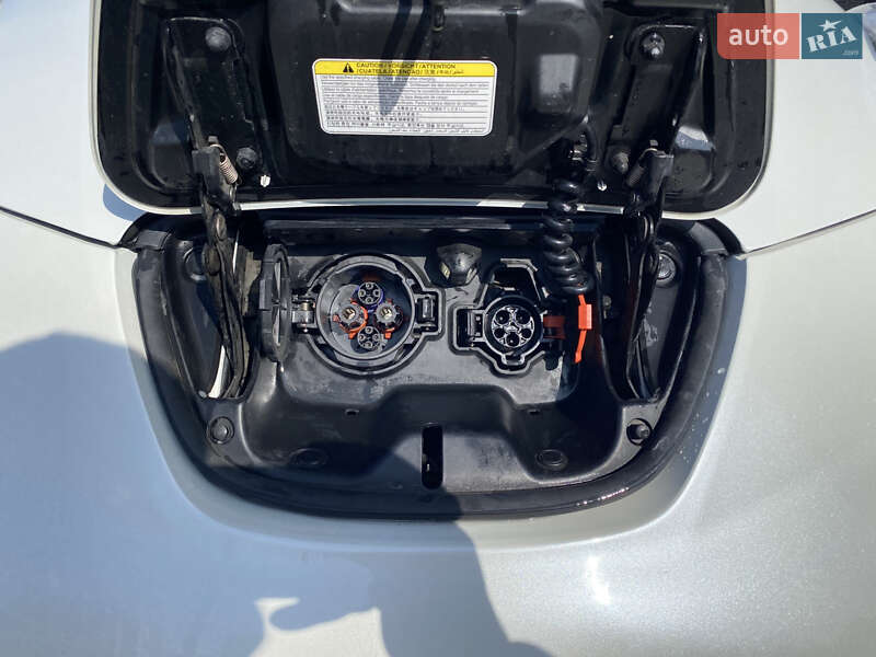 Хэтчбек Nissan Leaf 2016 в Ивано-Франковске